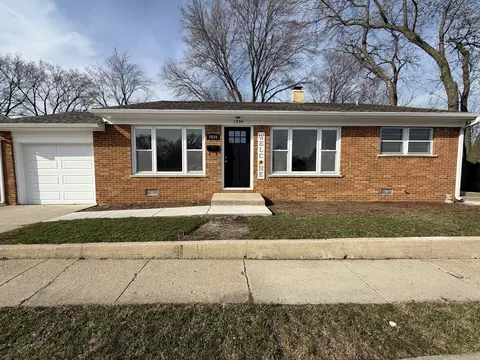 1534 E Palatine Rd, Palatine, IL 60074