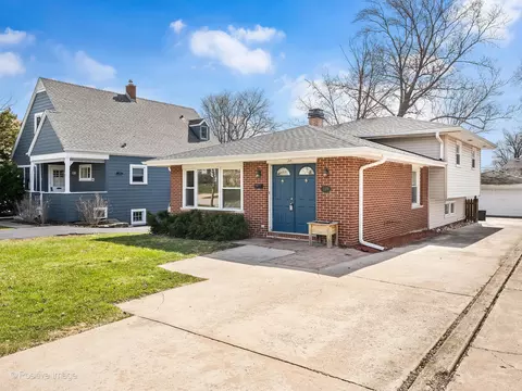 319 5th St, Downers Grove, IL 60515