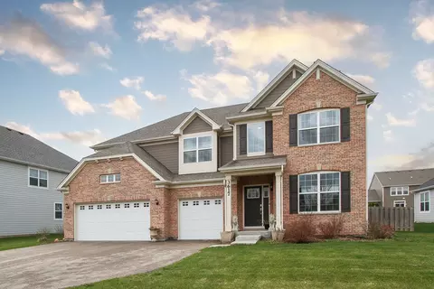 3617 Emerald Rd, Elgin, IL 60124