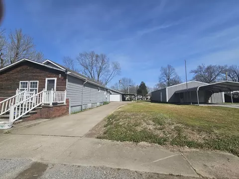 606 Orchard St N, West Frankfort, IL 62896