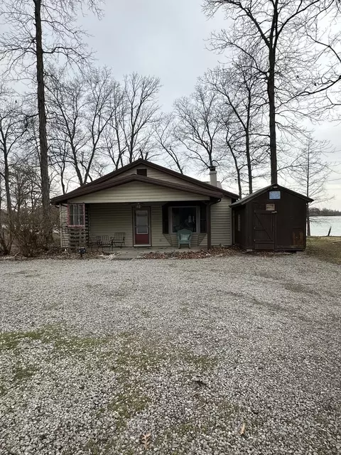 8277 Clark Trl, Du Quoin, IL 62832