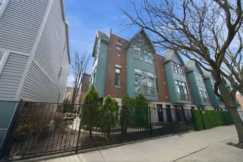Undisclosed, Chicago, IL 60614