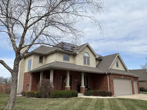 1800 Kingtree Dr, Morris, IL 60450
