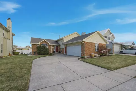 18641 Cedar Ave, Country Club Hills, IL 60478