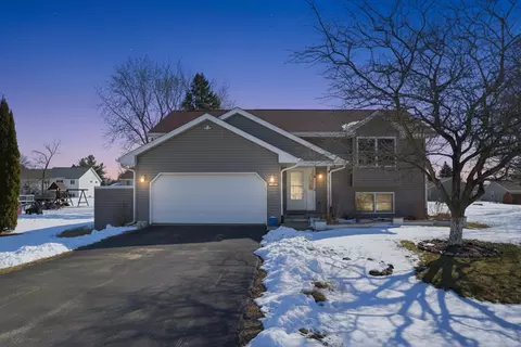 114 Galahad Ct, Poplar Grove, IL 61065
