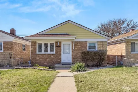 7812 Meade Ave, Burbank, IL 60459