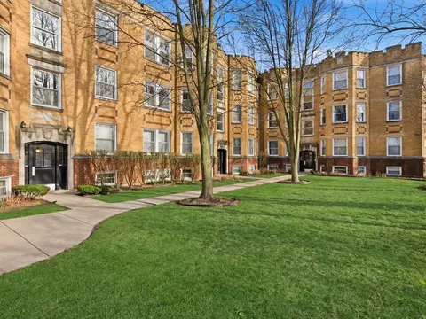2579 W Montrose Ave #2N, Chicago, IL 60618