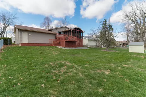 Exterior - 1305 Nicki Dr, Bloomington, IL 61704 photo 11 of 13