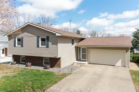 Exterior - 1305 Nicki Dr, Bloomington, IL 61704 photo 13 of 13