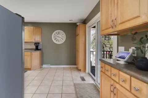 Entry Way - 1305 Nicki Dr, Bloomington, IL 61704 photo 2 of 4