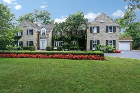 965 Castlegate Ct, Lake Forest, IL 60045