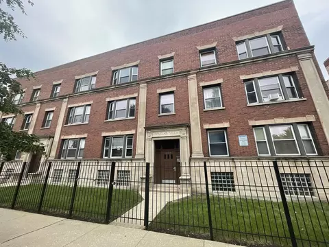 4354 W Washington Blvd #202, Chicago, IL 60624