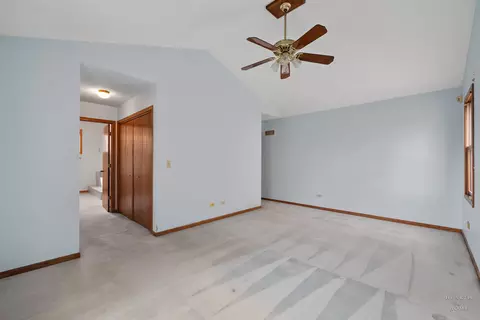 2176 Jordan Ln, Elgin, IL 60123 photo 6