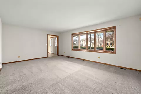 2176 Jordan Ln, Elgin, IL 60123 photo 10