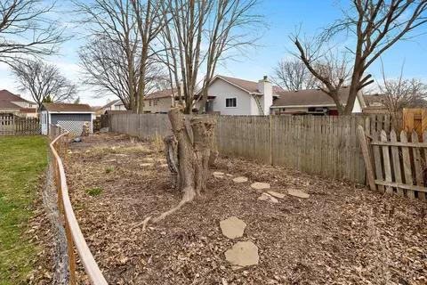 2176 Jordan Ln, Elgin, IL 60123 photo 40