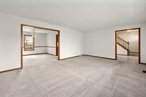 2176 Jordan Ln, Elgin, IL 60123 photo 15