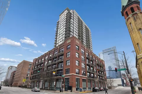 210 S Des Plaines St #602, Chicago, IL 60661
