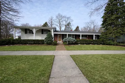 8 N Greenwood Ave, Palatine, IL 60074