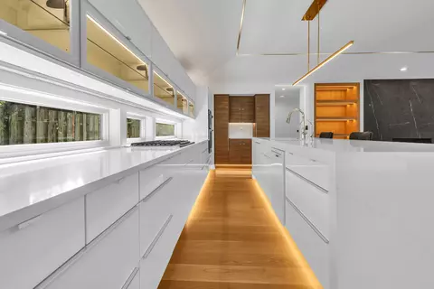 Kitchen - 623 Echo Ln, Glenview, IL 60025 photo 4 of 5