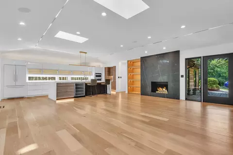 Living - 623 Echo Ln, Glenview, IL 60025 photo 3 of 5