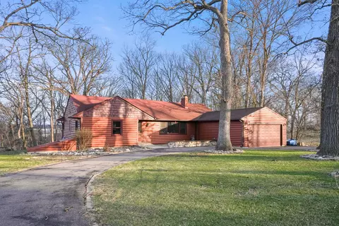 1630 Raymond St, South Elgin, IL 60177