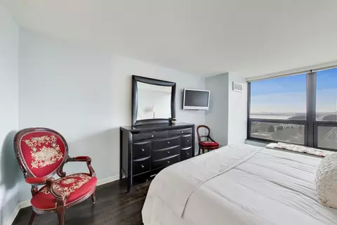 Bedroom - 360 E Randolph St #702, Chicago, IL 60601 photo 2 of 3