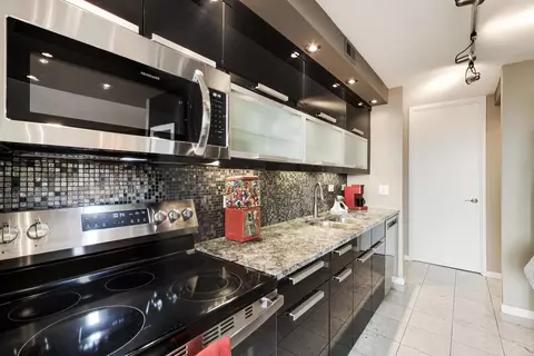 Kitchen - 360 E Randolph St #702, Chicago, IL 60601 photo 3 of 3