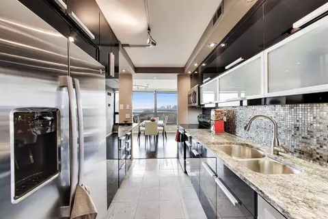 Kitchen - 360 E Randolph St #702, Chicago, IL 60601 photo 2 of 3