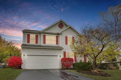 697 Providence Ln, Lindenhurst, IL 60046