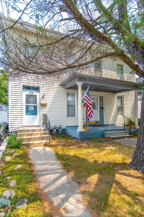 718 W Jackson St, Ottawa, IL 61350