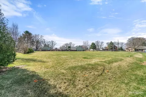 561 Lasalle Dr, Somonauk, IL 60552