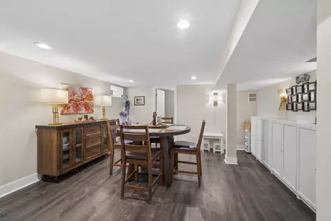 Dining - 933 Mcdaniel Ave, Evanston, IL 60202 photo 2 of 2