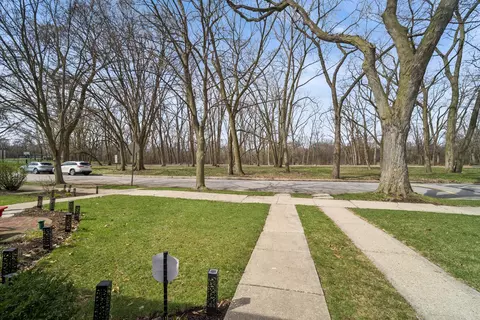 Exterior - 933 Mcdaniel Ave, Evanston, IL 60202 photo 3 of 6