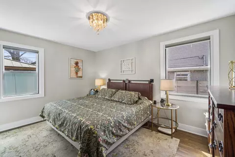 Bedroom - 933 Mcdaniel Ave, Evanston, IL 60202 photo 1 of 2