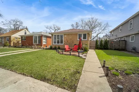 Exterior - 933 Mcdaniel Ave, Evanston, IL 60202 photo 2 of 6