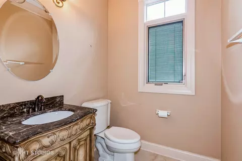 Bath - 1803 Rizzi Ln, Bartlett, IL 60103 photo 1 of 6