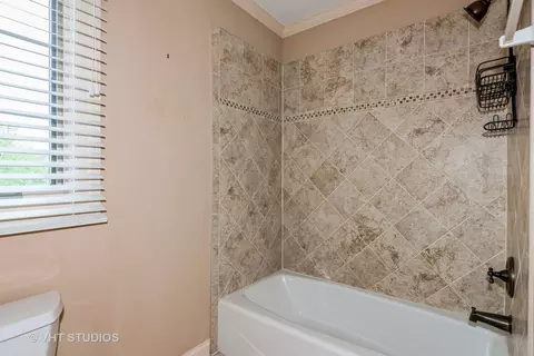 Bath - 1803 Rizzi Ln, Bartlett, IL 60103 photo 6 of 6