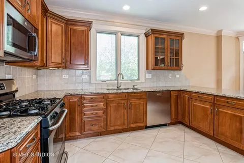 Kitchen - 1803 Rizzi Ln, Bartlett, IL 60103 photo 1 of 3