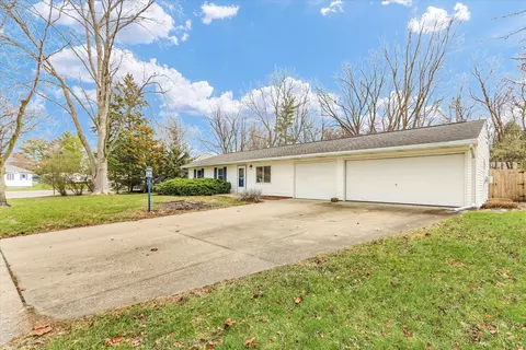 Exterior - 2705 Willowpark Dr, Champaign, IL 61821 photo 2 of 7