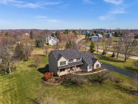 39 W W228 W Hilltop Dr, Saint Charles, IL 60175
