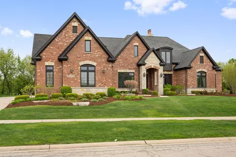 39 W354 Long Meadow Ln, Saint Charles, IL 60175
