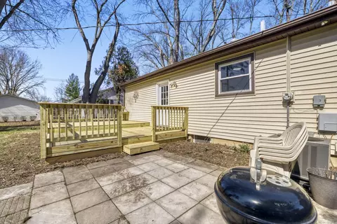 Exterior - 3 Sunset Ln, Algonquin, IL 60102 photo 4 of 6