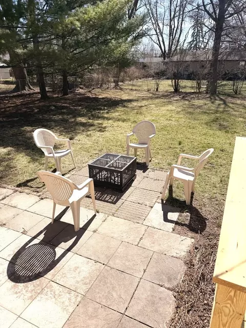 Exterior - 3 Sunset Ln, Algonquin, IL 60102 photo 6 of 6