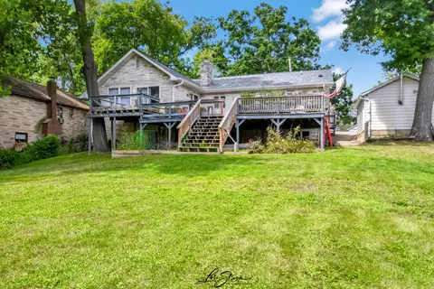 38871 N Lakeview Ave, Antioch, IL 60002