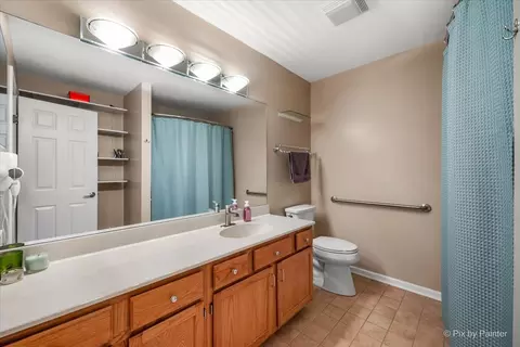 Bath - 23138 Judith Ct, Plainfield, IL 60586 photo 1 of 2