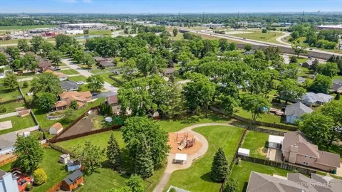 View/Area - 23138 Judith Ct, Plainfield, IL 60586 photo 2 of 6