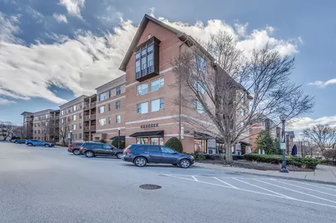 935 Burlington Ave #304, Downers Grove, IL 60515