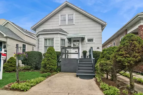 5027 W Ainslie St, Chicago, IL 60630