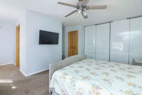 Bedroom - 812 W Appletree Ln, Bartlett, IL 60103 photo 2 of 4