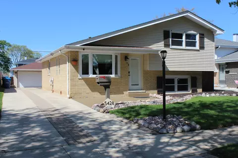 5428 138th St, Crestwood, IL 60418